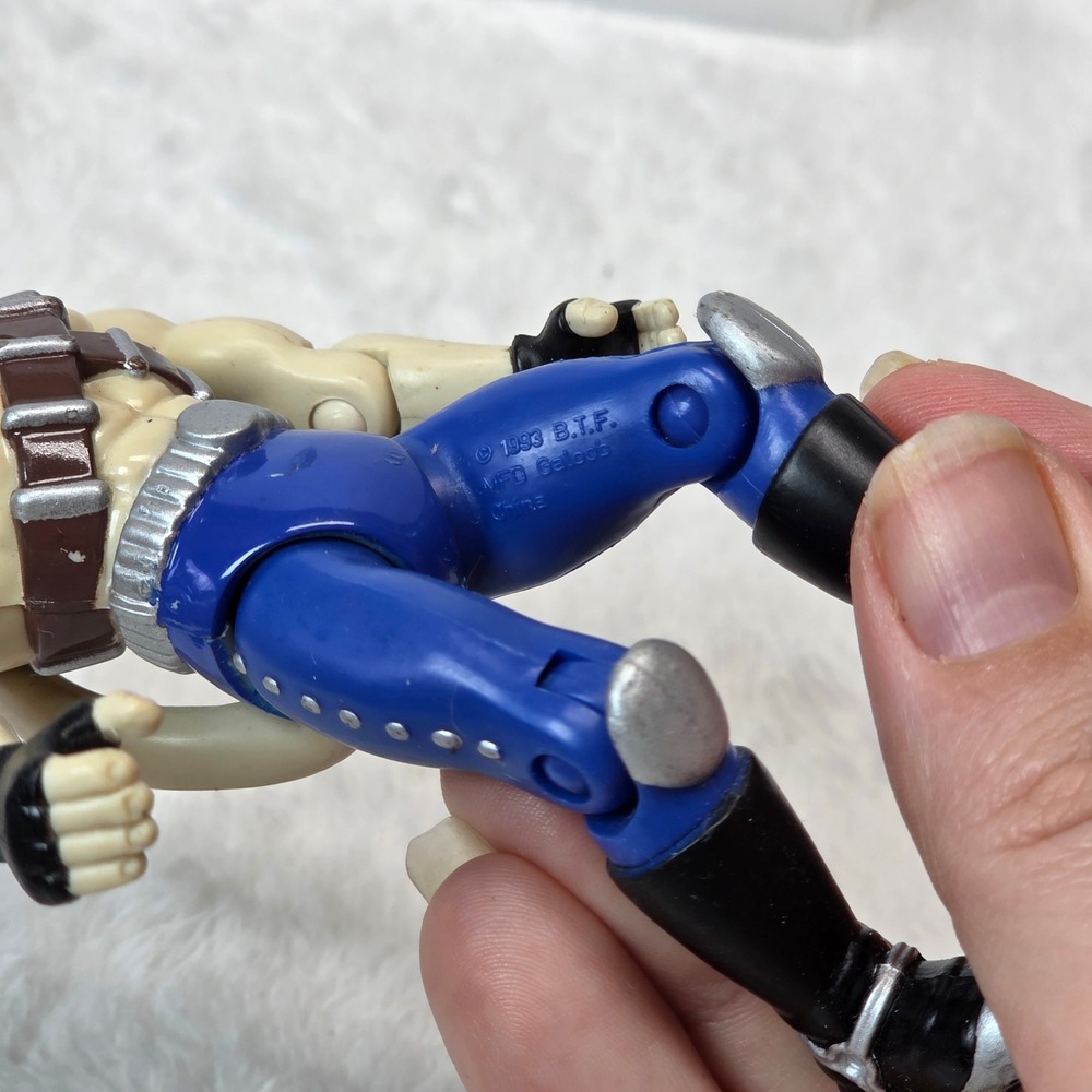 Vintage Biker Mice from Mars Vinnie Action Figure 1993 Galoob 90s Toy - Picture 5 of 5